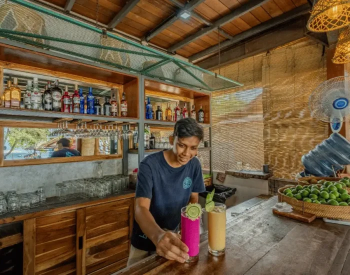 Beach bar and restaurant gili meno